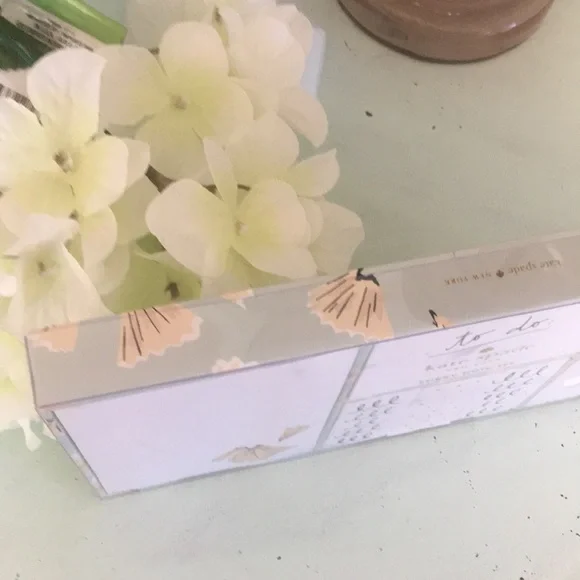 Kate Spade Note Set - Picture 2 of 4